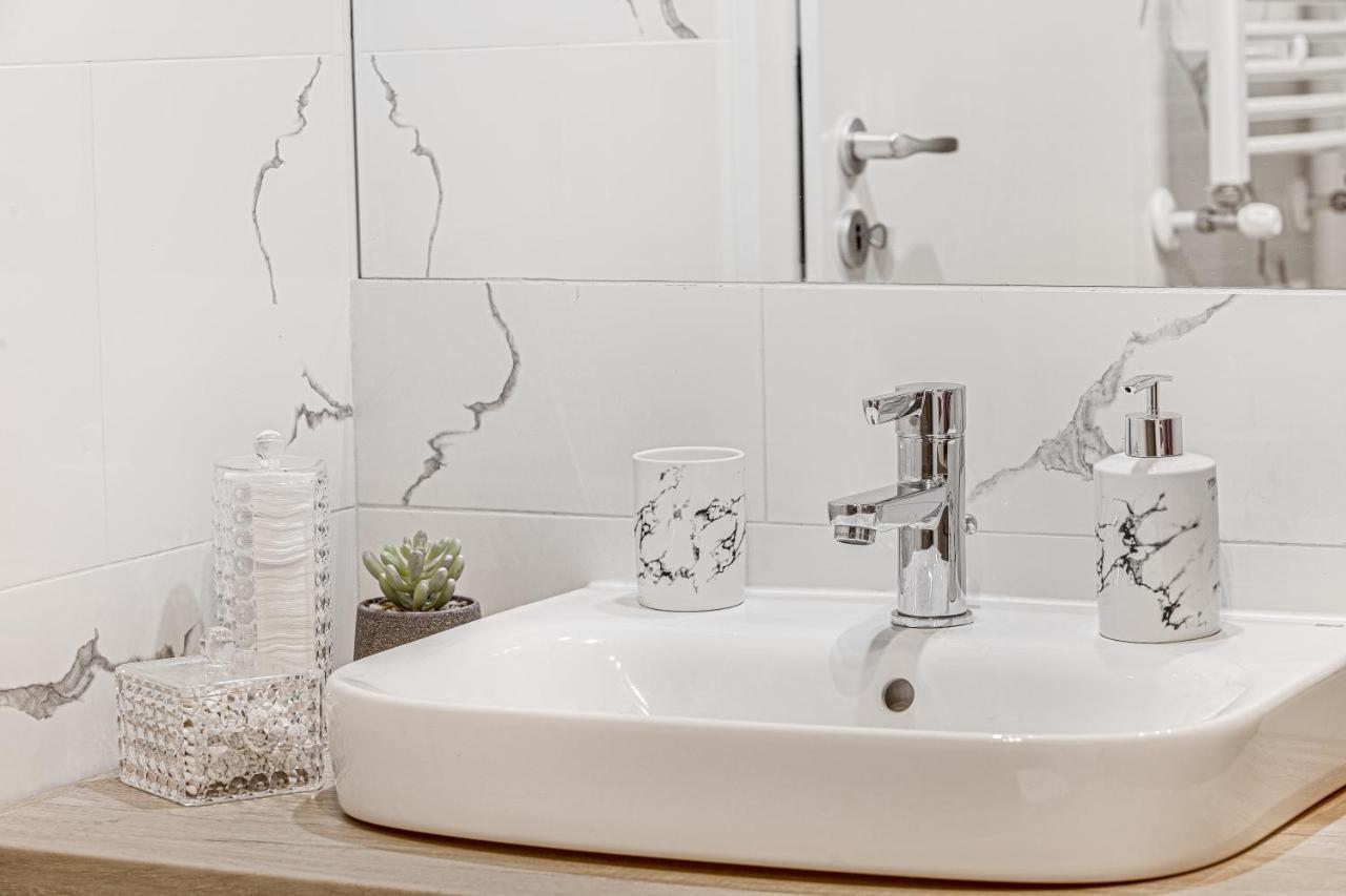 Elegant Apartment Near Afi & Atrium Mall Arad Buitenkant foto