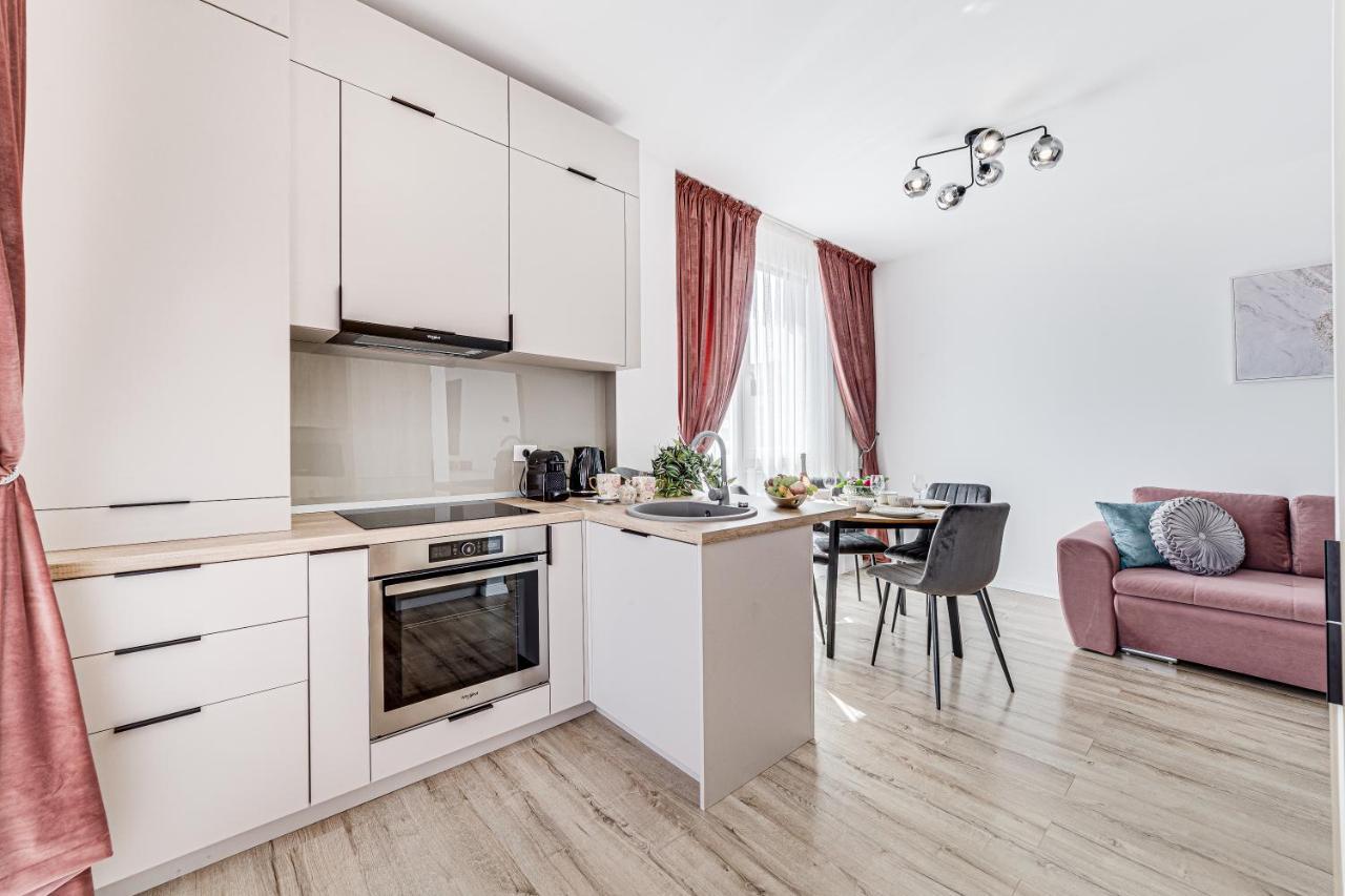 Elegant Apartment Near Afi & Atrium Mall Arad Buitenkant foto
