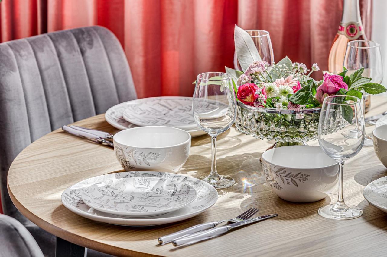Elegant Apartment Near Afi & Atrium Mall Arad Buitenkant foto